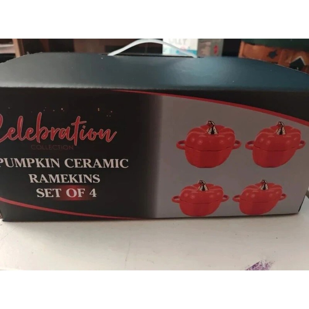 Set of 4 Ceramic Pumpkin Ramekins / Mini Cocottes with Lids Autumn Decor